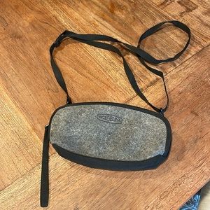 Keen crossbody clutch purse